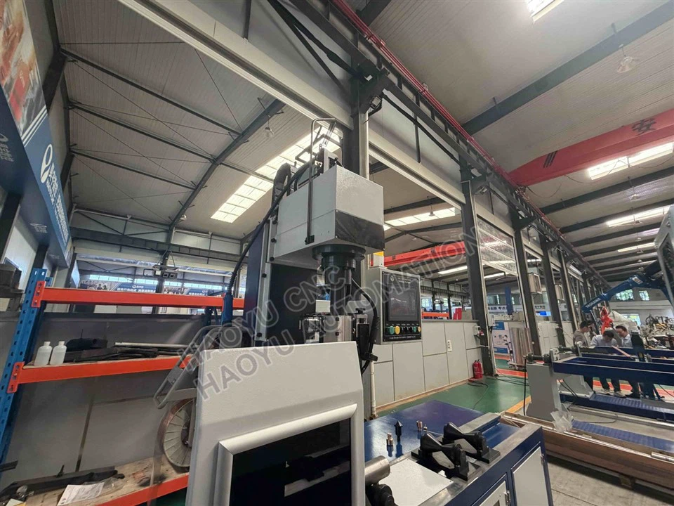 Automatic Oil Port MAG Welding Machine For Hydraulic Cylinder Manufacturing high quality
