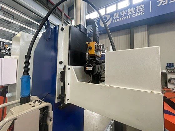 CNC MAG Nozzle Seam Welding Euipment For Water Heater Tank suppliers