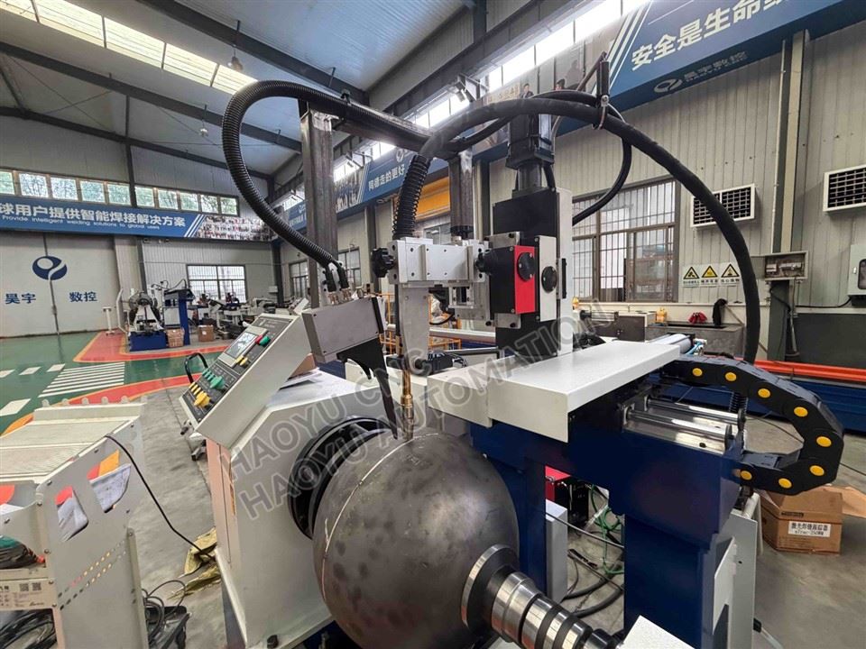Automatic Fire Extinguisher Circumferential Welding Machine For Spherical Fire Extinguisher Tank suppliers