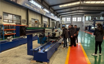 A Record Of A Singapore Customer's Inspection Of Our Hydraulic Cylinder Assem...